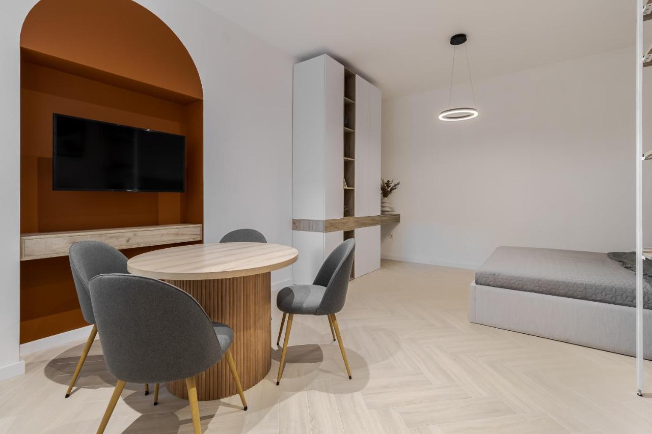 לבוב Inshiapartments On Ferentsa Lista Str מראה חיצוני תמונה